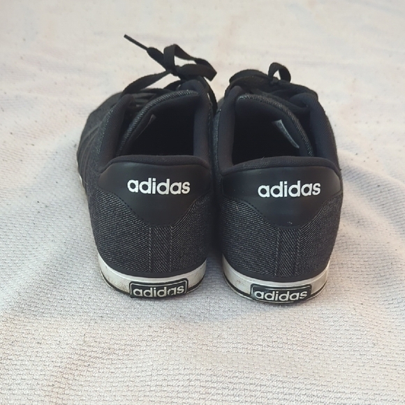 Adidas Black and White Sneakers Classic Low-Top Design - Picture 4 of 8